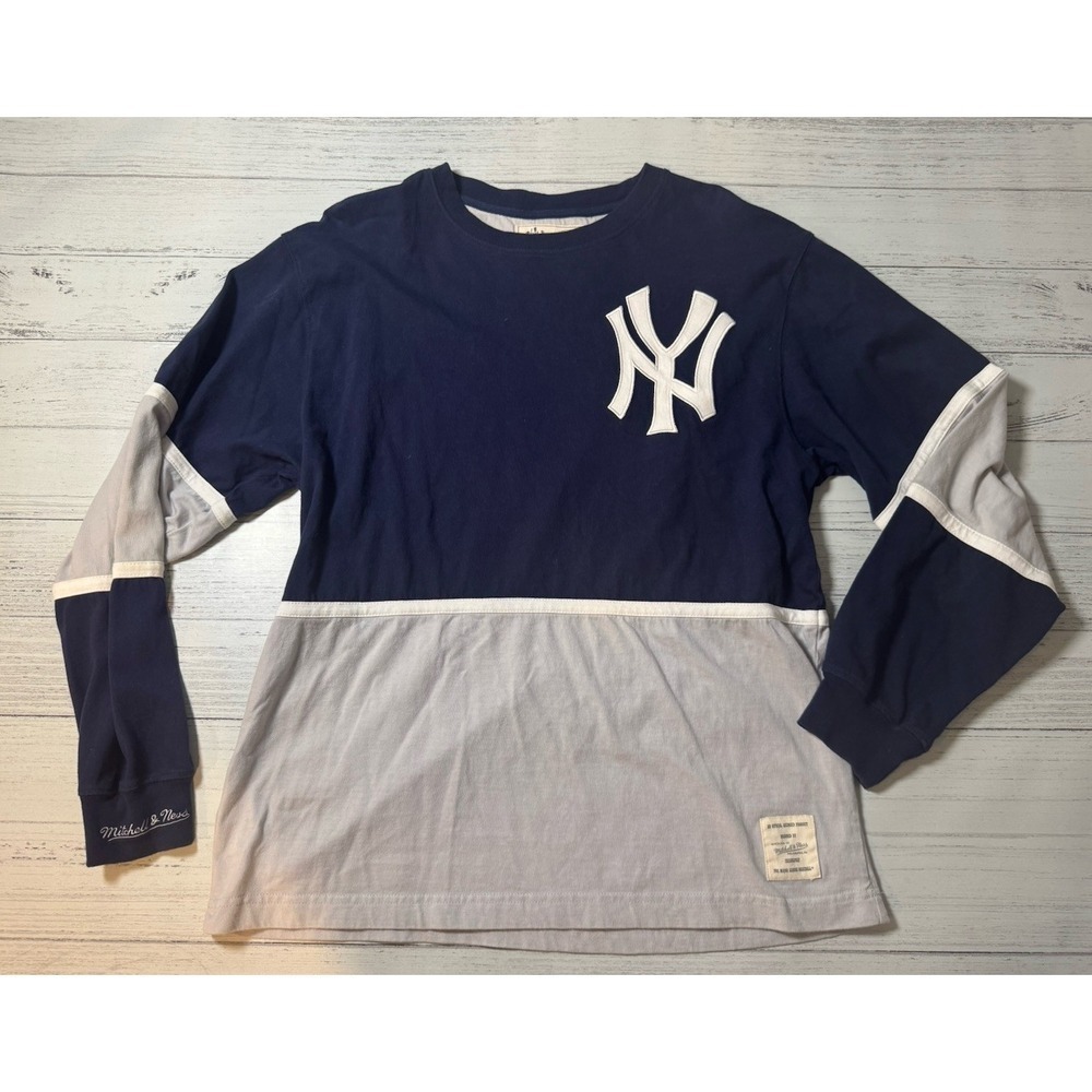 New York Yankees Mitchell & Ness Women's Shirt Large‎ Blue/White Logo Licensed